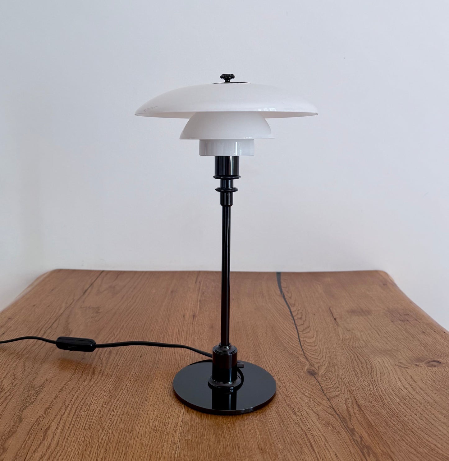 Original PH 2/1 table lamp. Poul Henningsen for Louis Poulsen