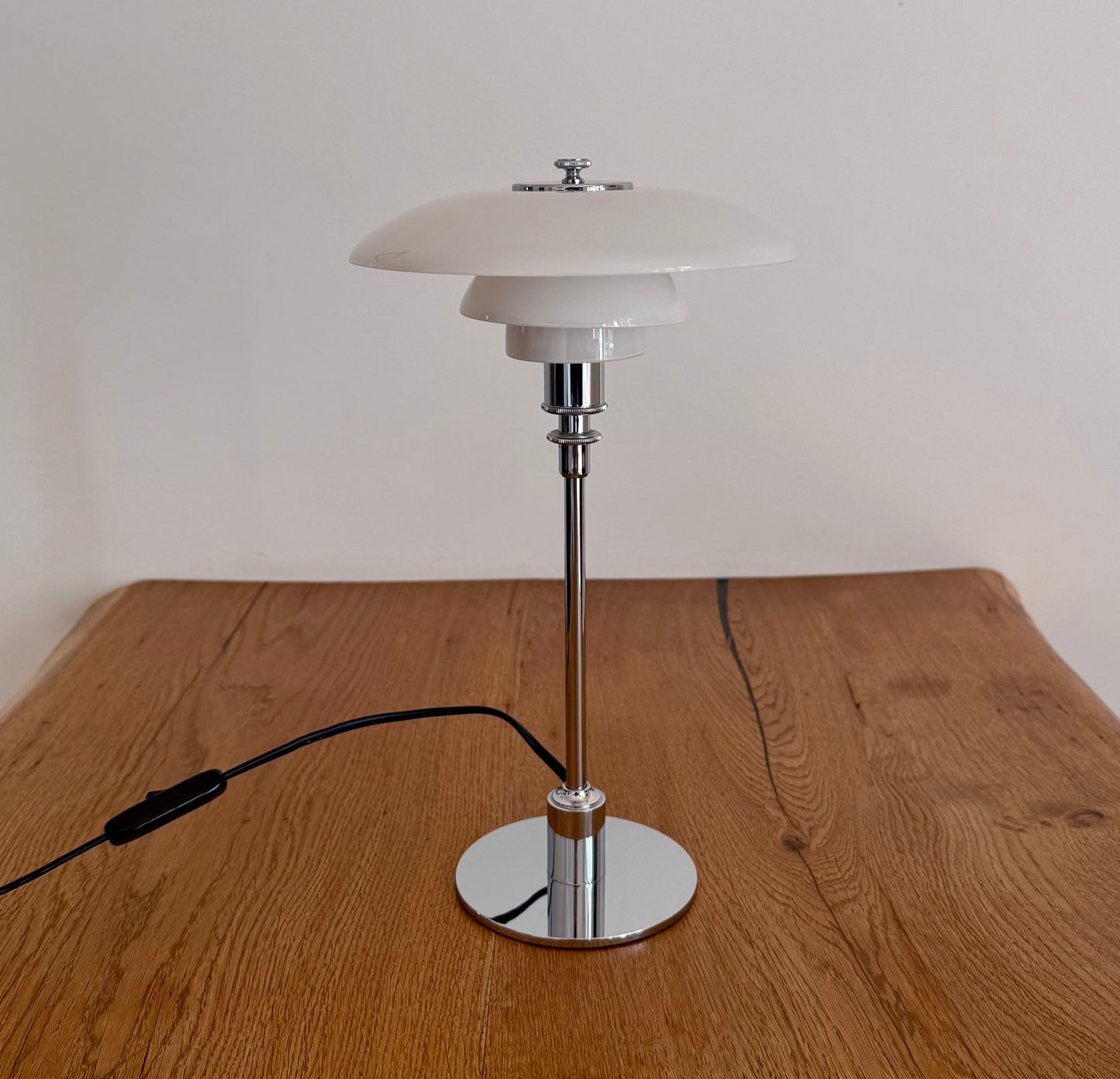 Original PH 2/1 table lamp. Poul Henningsen for Louis Poulsen