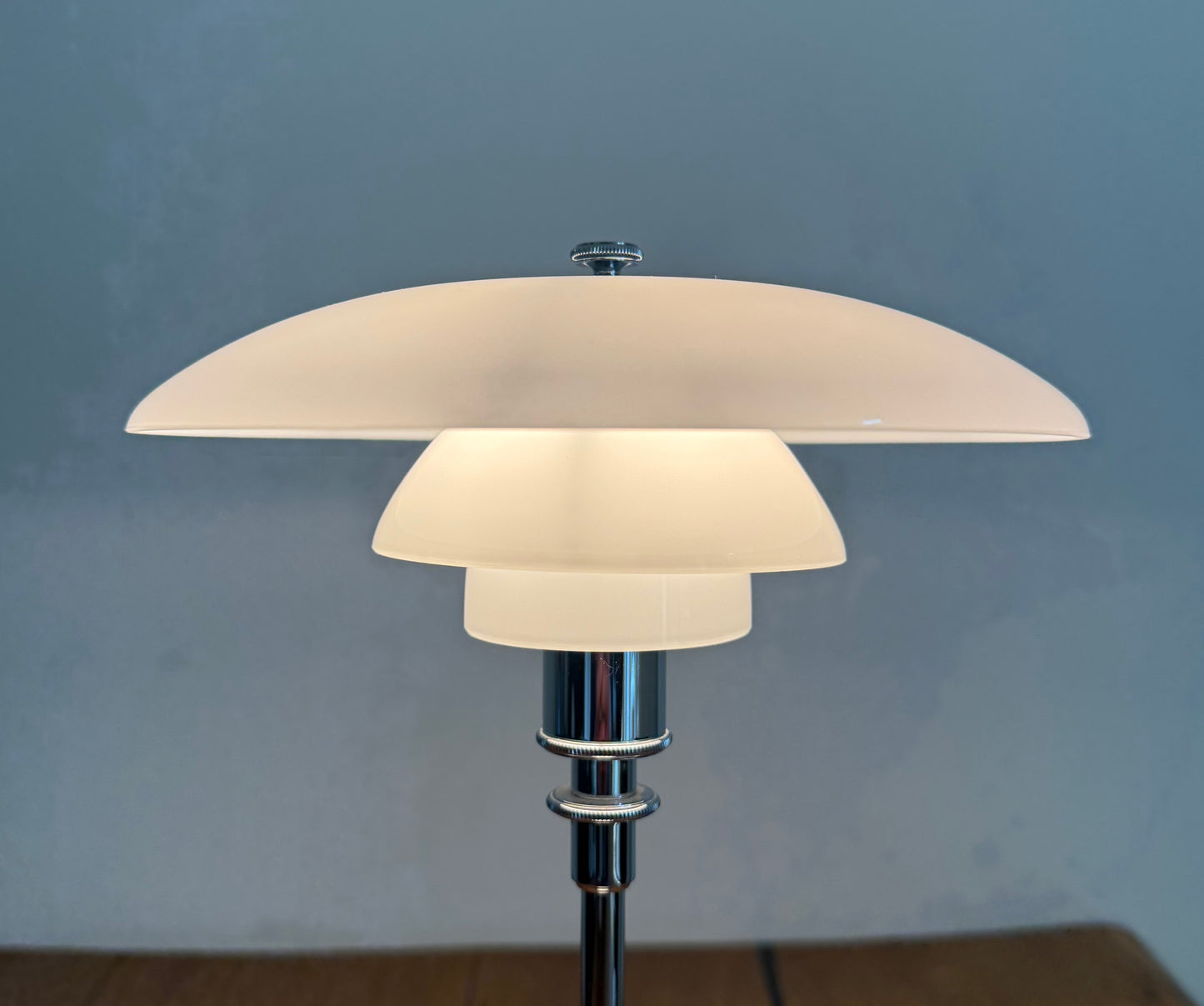 Original PH 2/1 table lamp. Poul Henningsen for Louis Poulsen