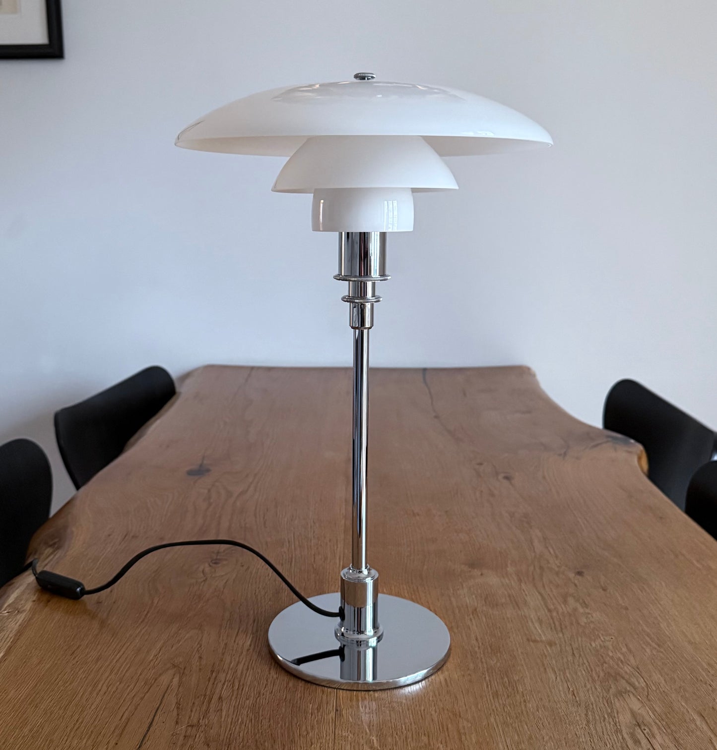 Original PH 3/2 table lamp. Poul Henningsen for Louis Poulsen