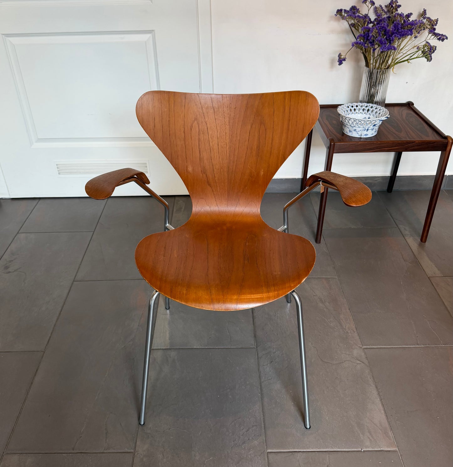 Original Series 7-armchair (3207). Arne Jacobsen for Fritz Hansen
