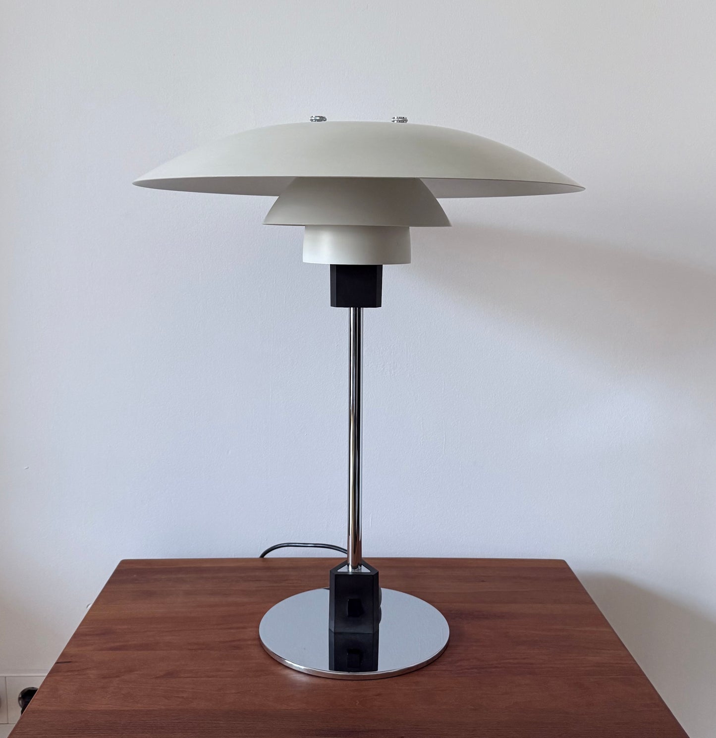 Original PH 4/3 table lamp. Poul Henningsen for Louis Poulsen