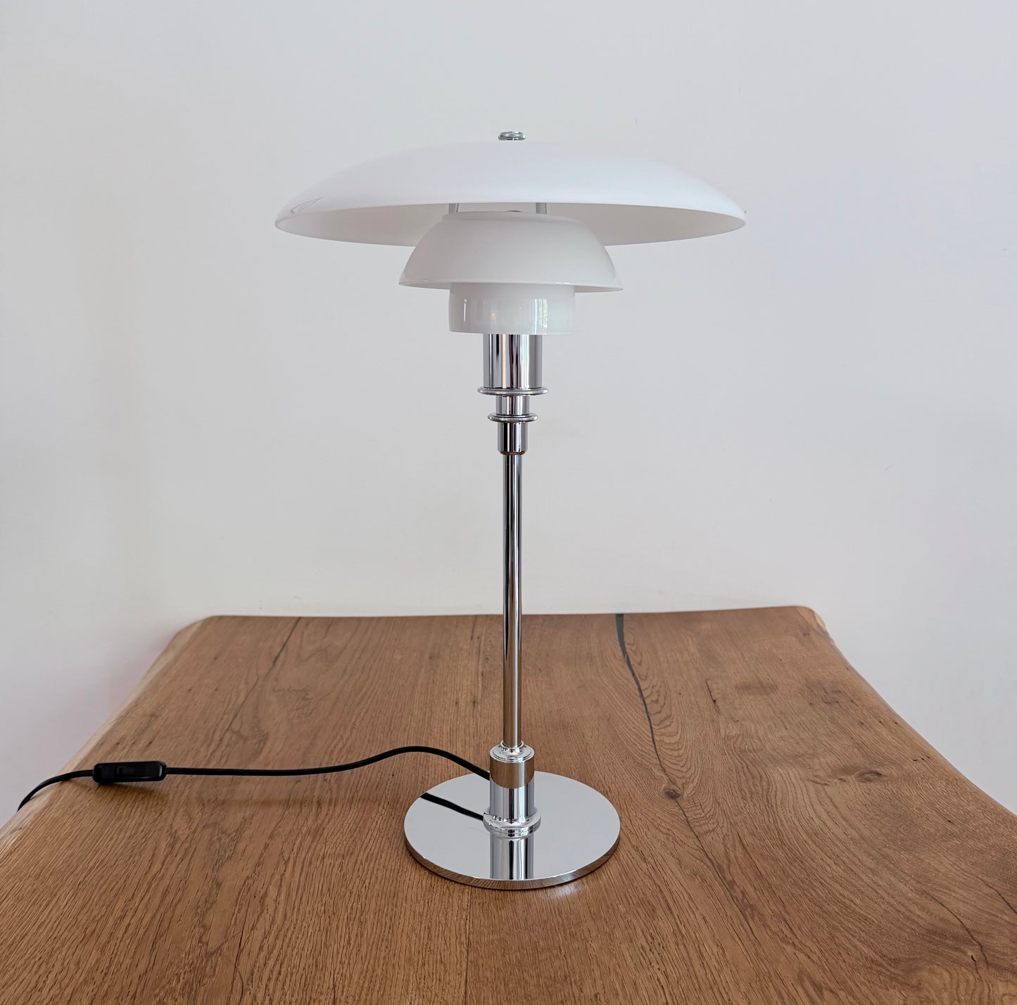 Original PH 3/2 table lamp. Poul Henningsen for Louis Poulsen