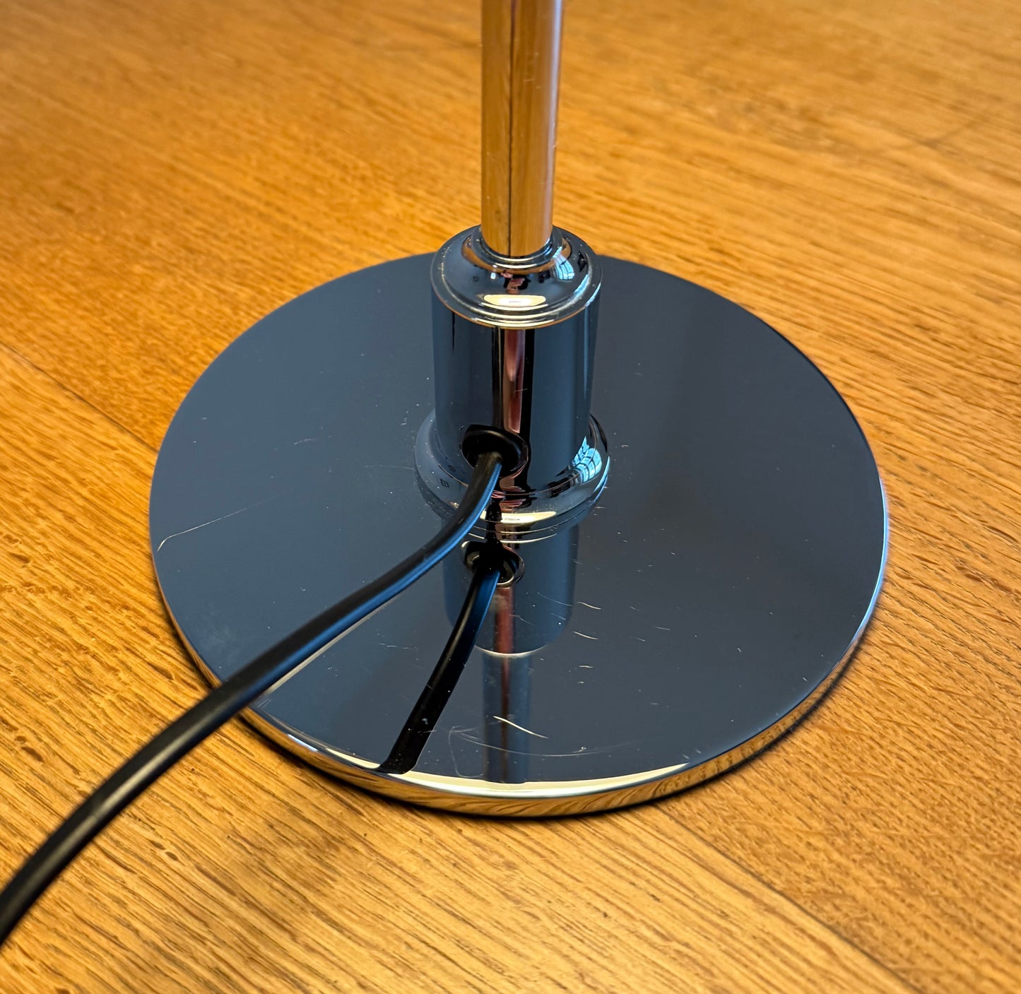 Original PH 3/2 table lamp. Poul Henningsen for Louis Poulsen