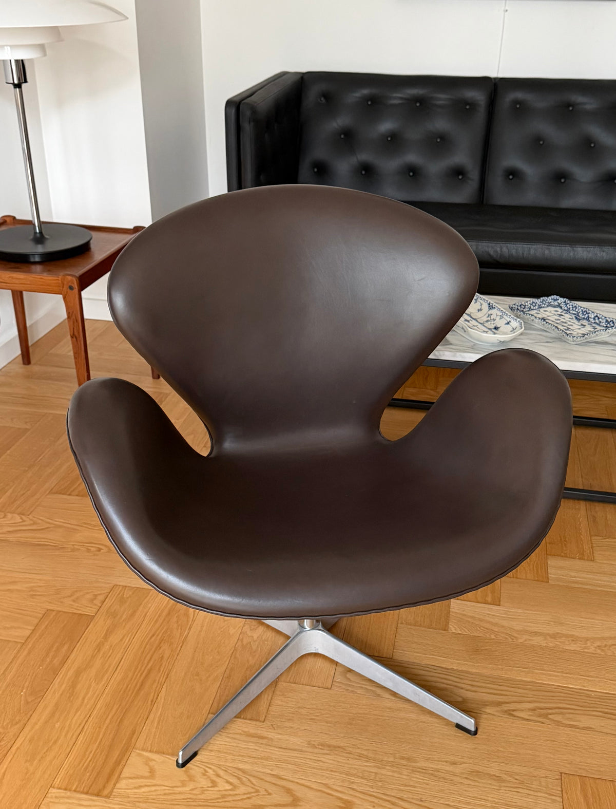 Original Swan Lounge Chair. Arne Jacobsen for Fritz Hansen
