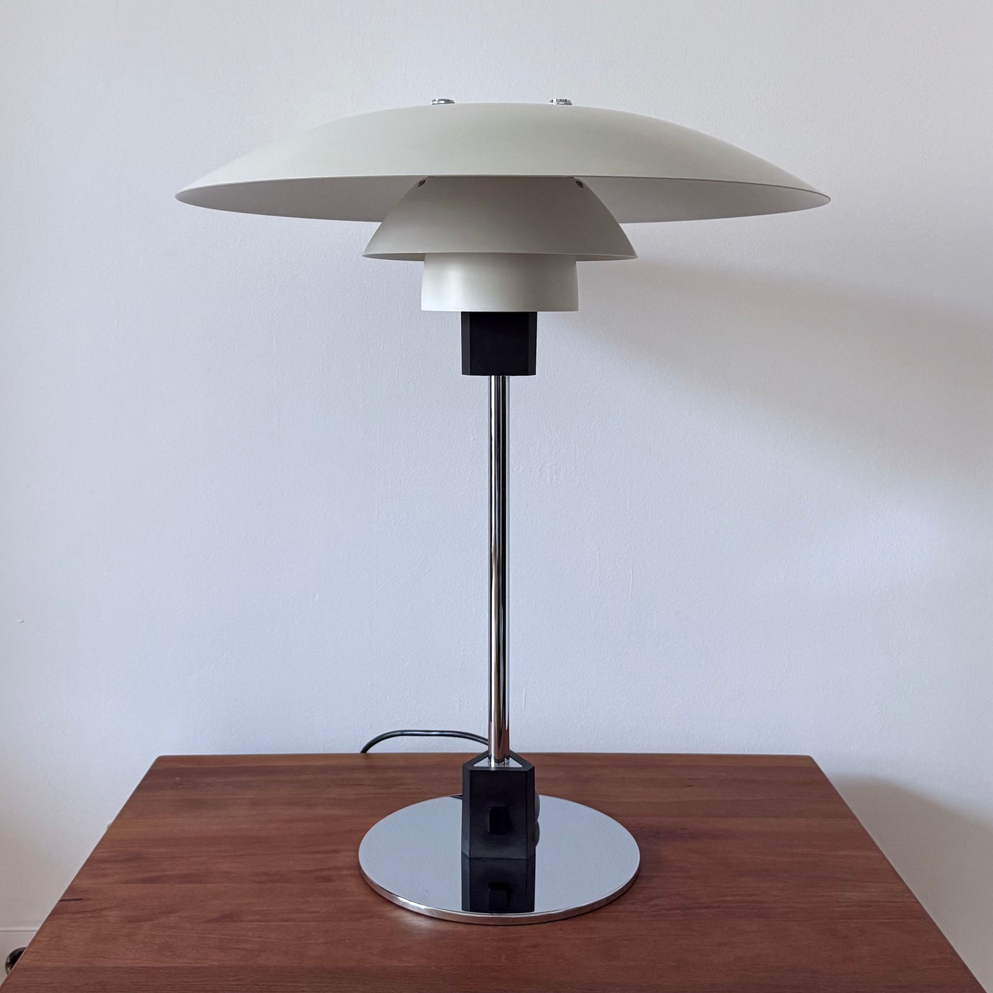 Original PH 4/3 table lamp. Poul Henningsen for Louis Poulsen