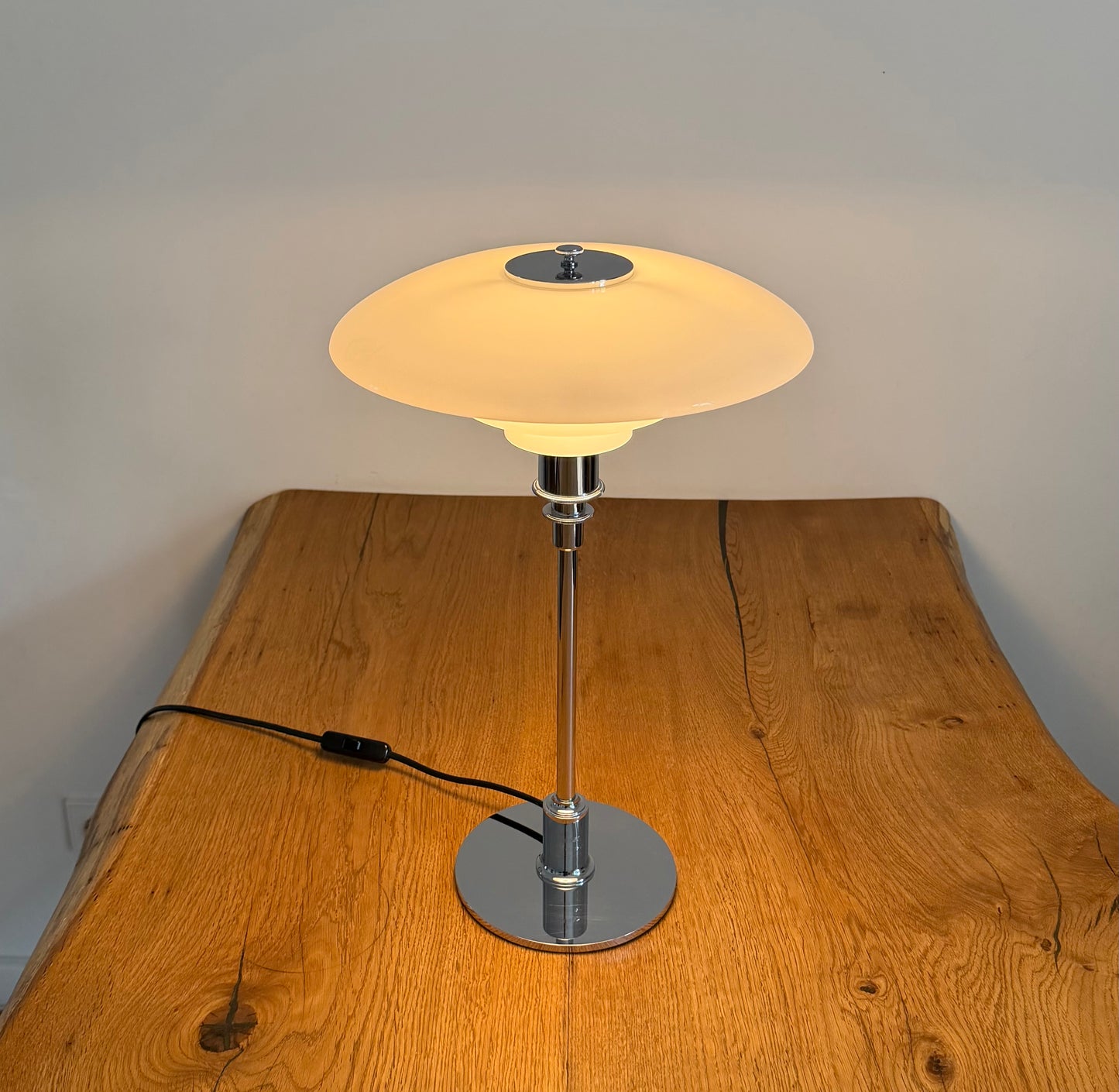 Original PH 3/2 table lamp. Poul Henningsen for Louis Poulsen