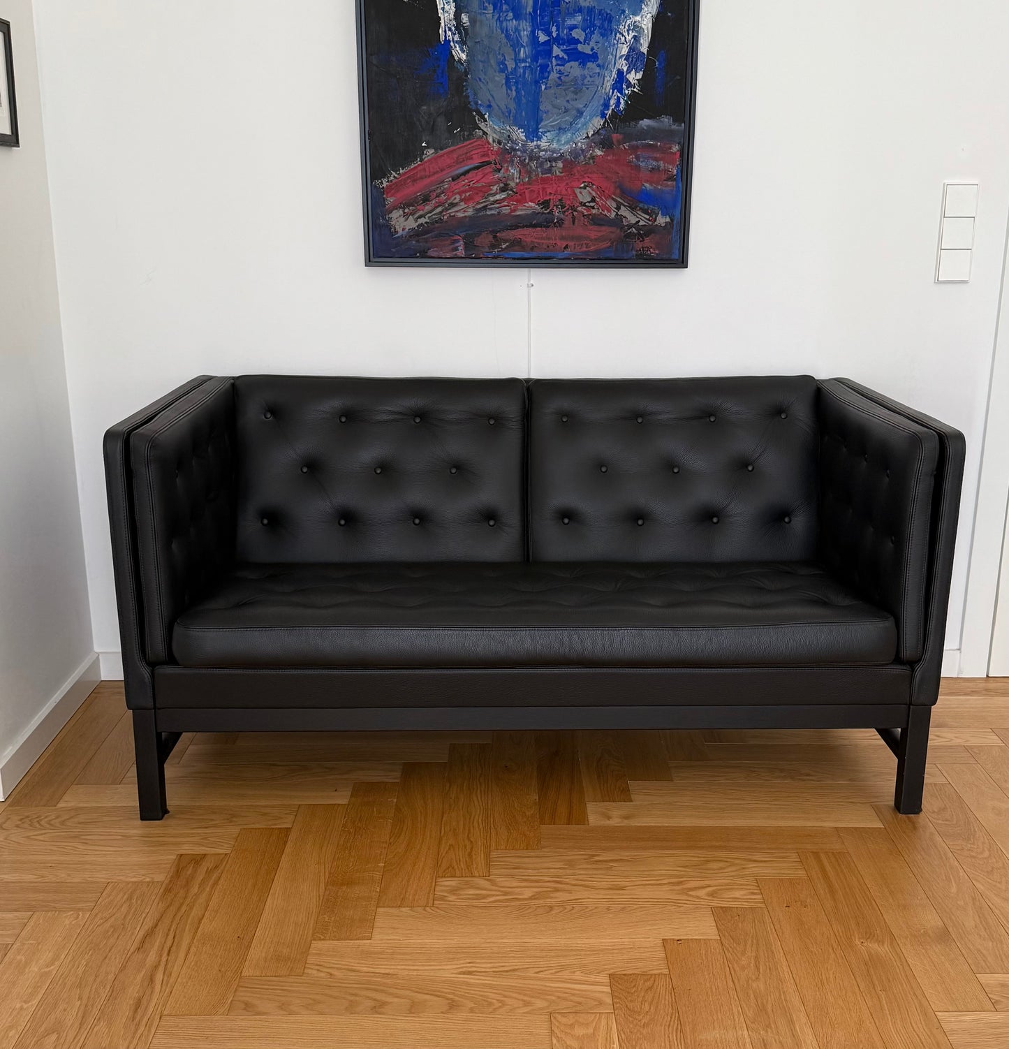 Original Erik Ole Jørgensen EJ315 couch. Display model!