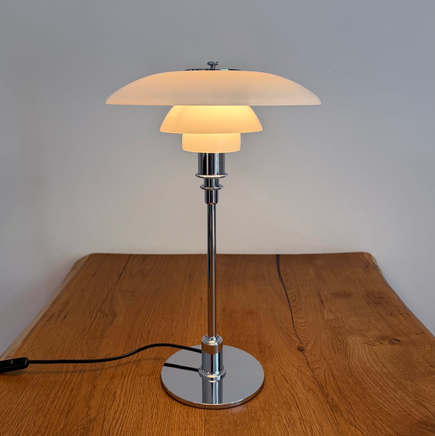Original PH 3/2 table lamp. Poul Henningsen for Louis Poulsen