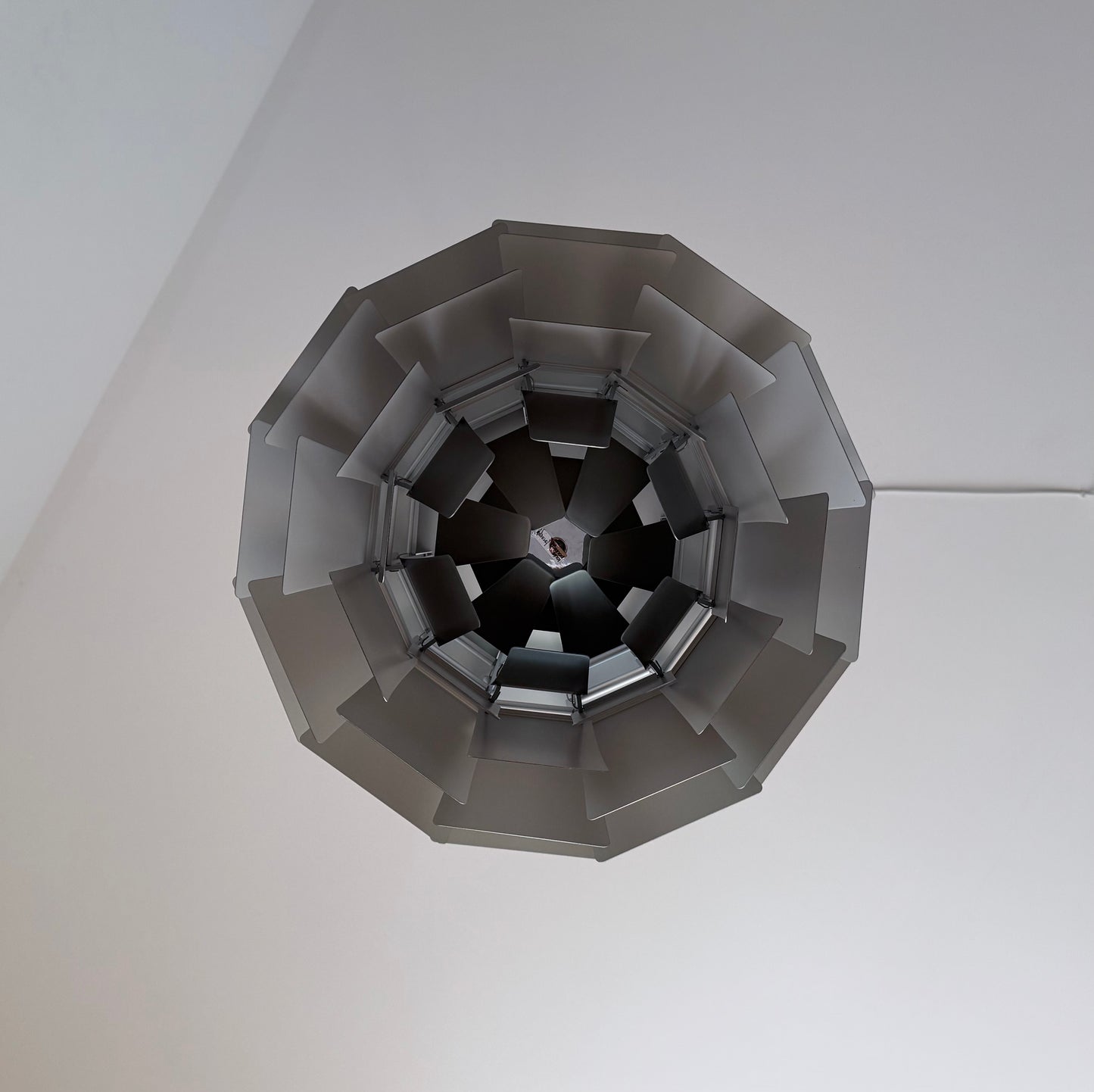 Original PH Artichoke pendant lamp. Poul Henningsen für Louis Poulsen