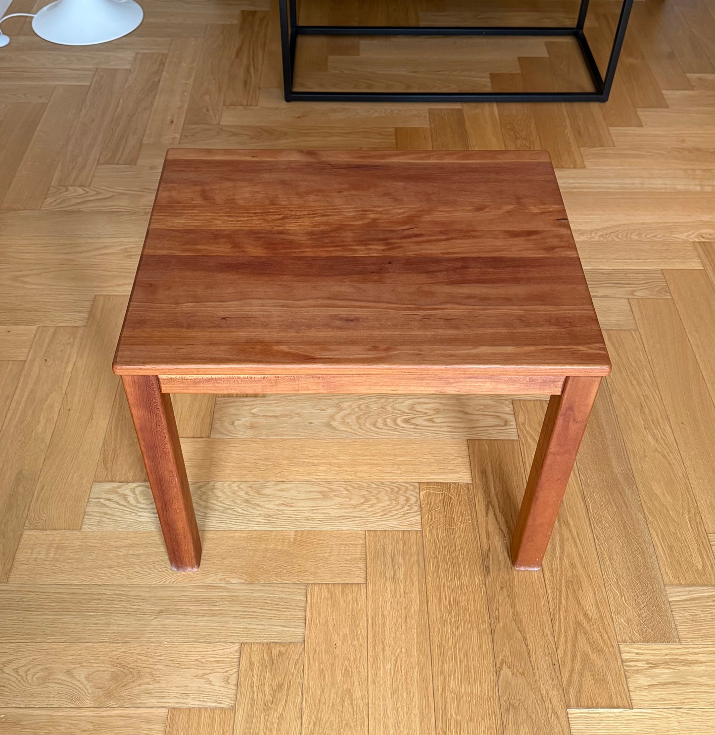 Danish side table in solid cherry wood. Haslev Møbelsnedkeri