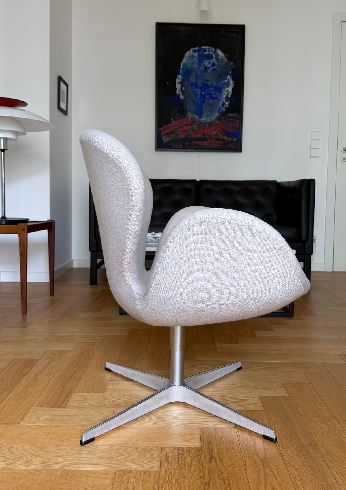 Original Swan Lounge Chair. Arne Jacobsen for Fritz Hansen