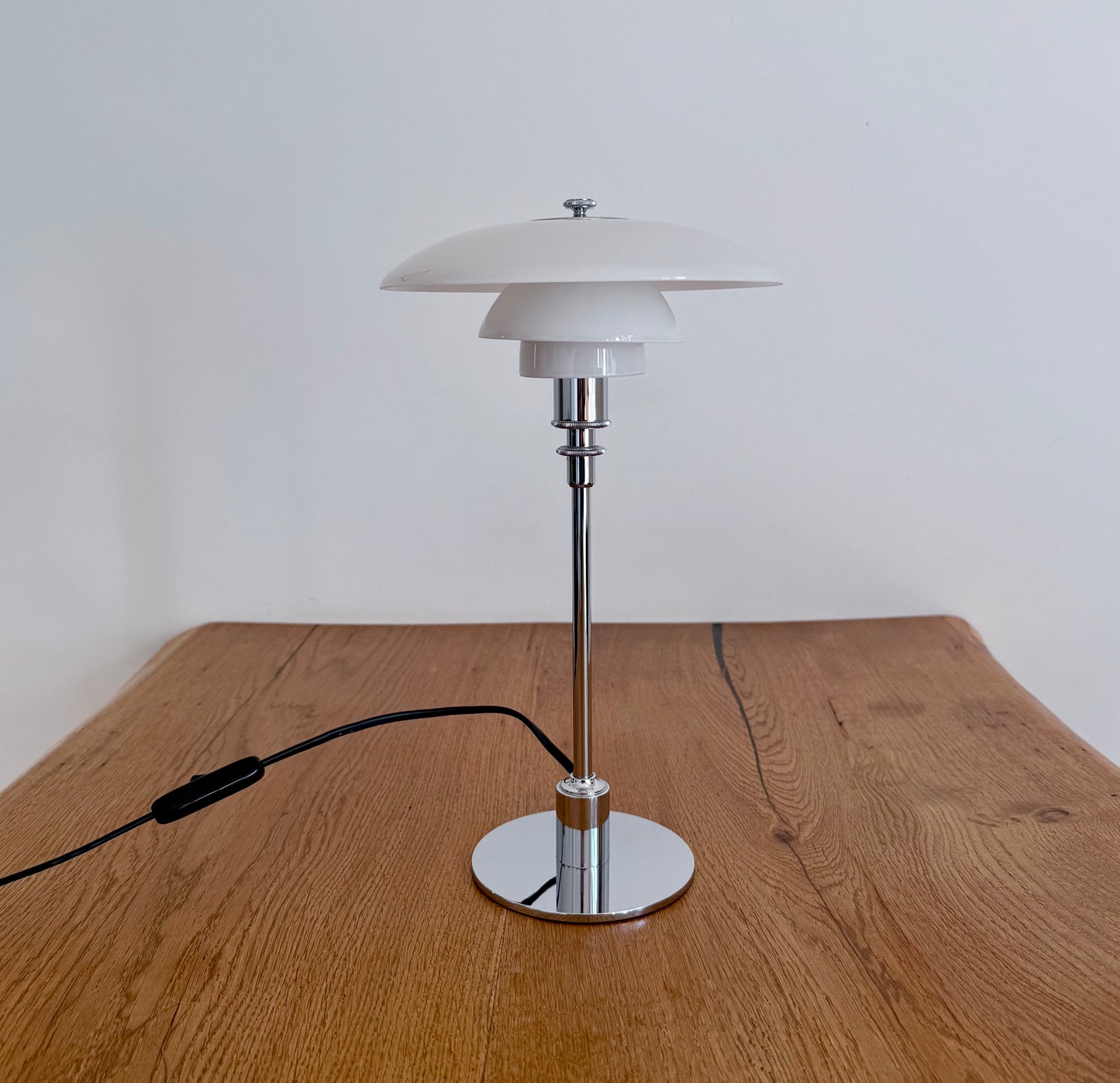 Original PH 2/1 table lamp. Poul Henningsen for Louis Poulsen