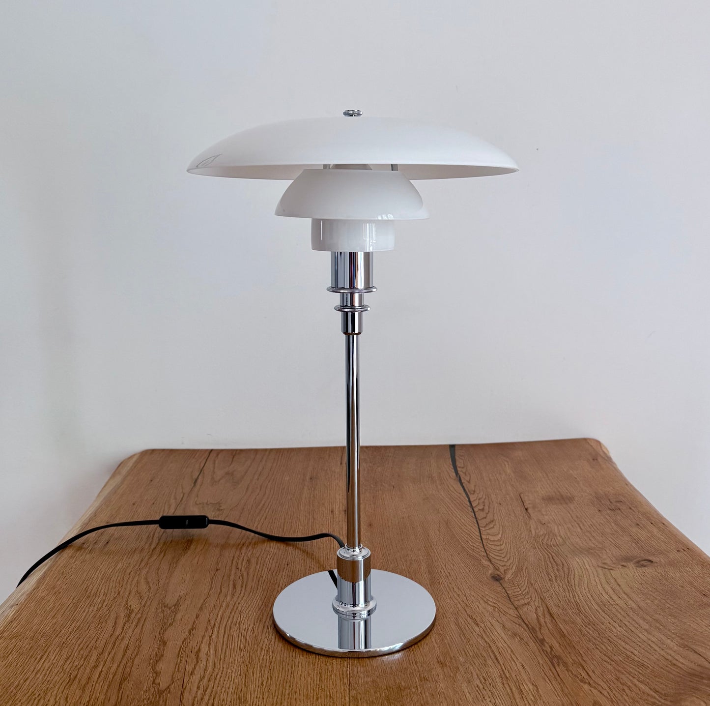 Original PH 3/2 table lamp. Poul Henningsen for Louis Poulsen