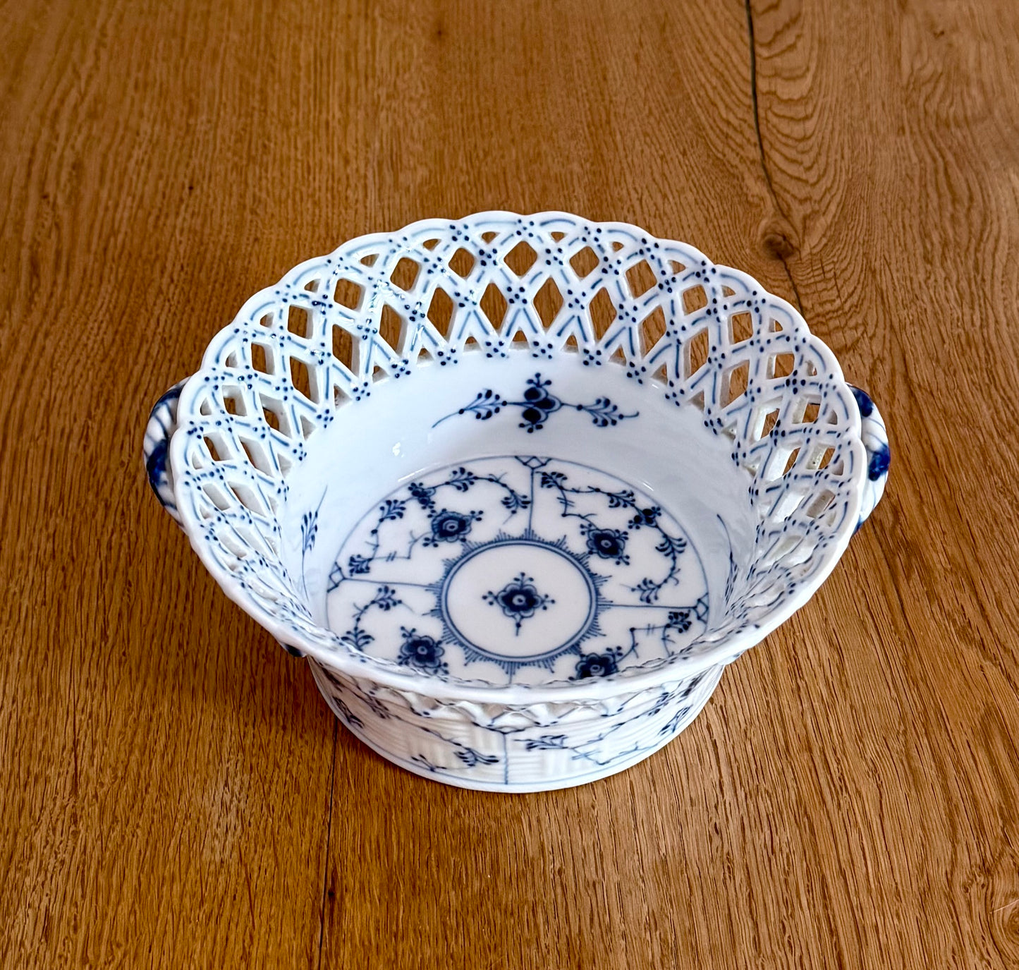 Royal Copenhagen Blue Fluted Full Lace fruit basket