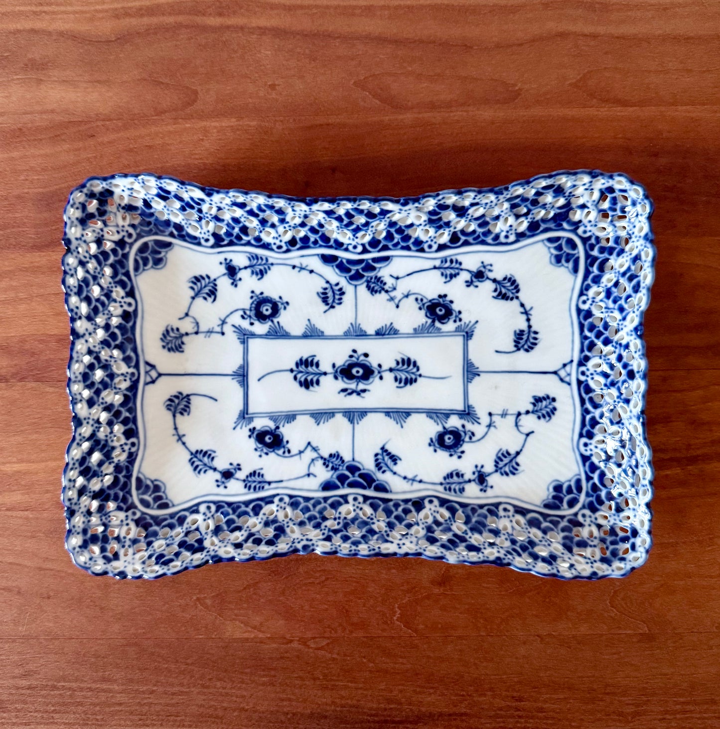 Royal Copenhagen Blue Fluted Full Lace tray #1122