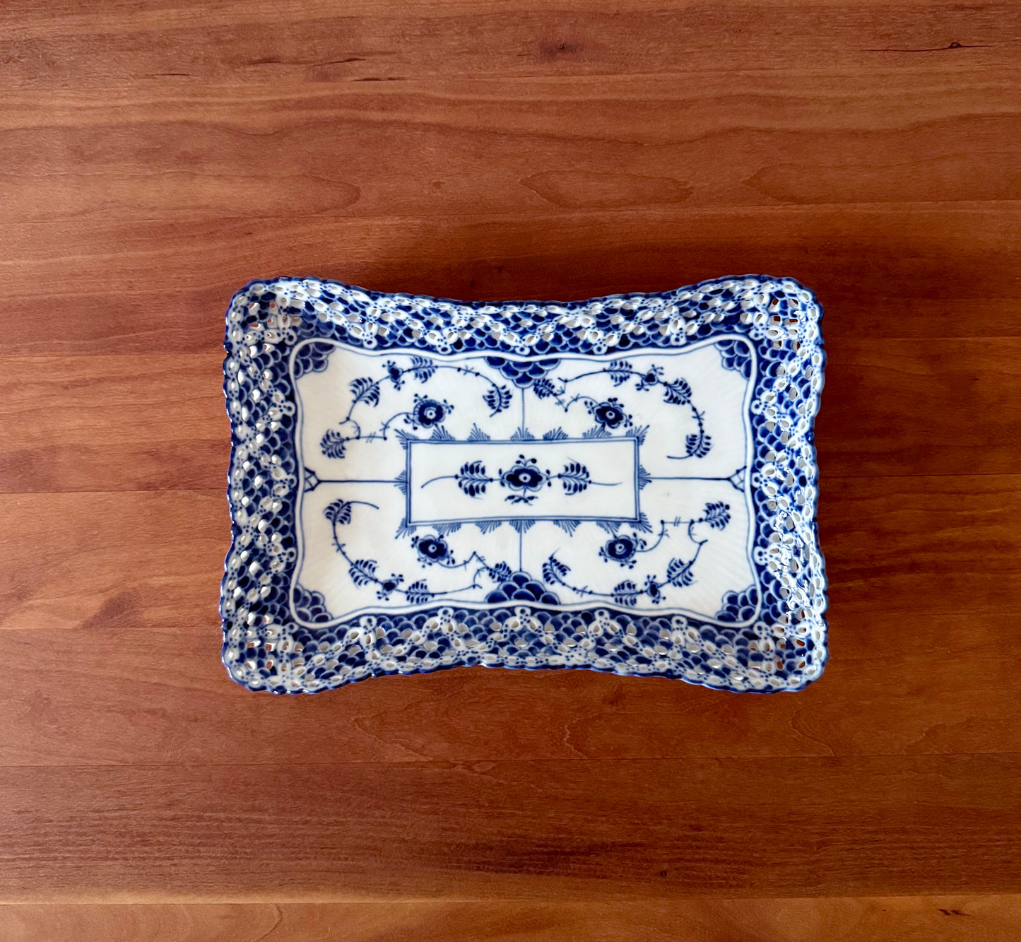 Royal Copenhagen Blue Fluted Full Lace tray #1122
