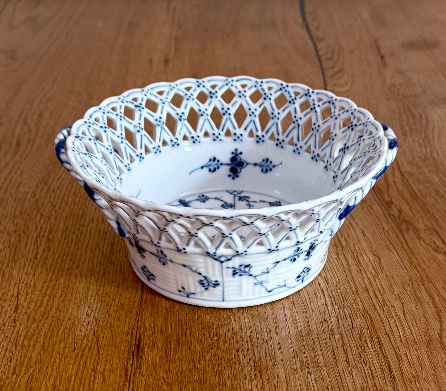 Royal Copenhagen Blue Fluted Full Lace fruit basket