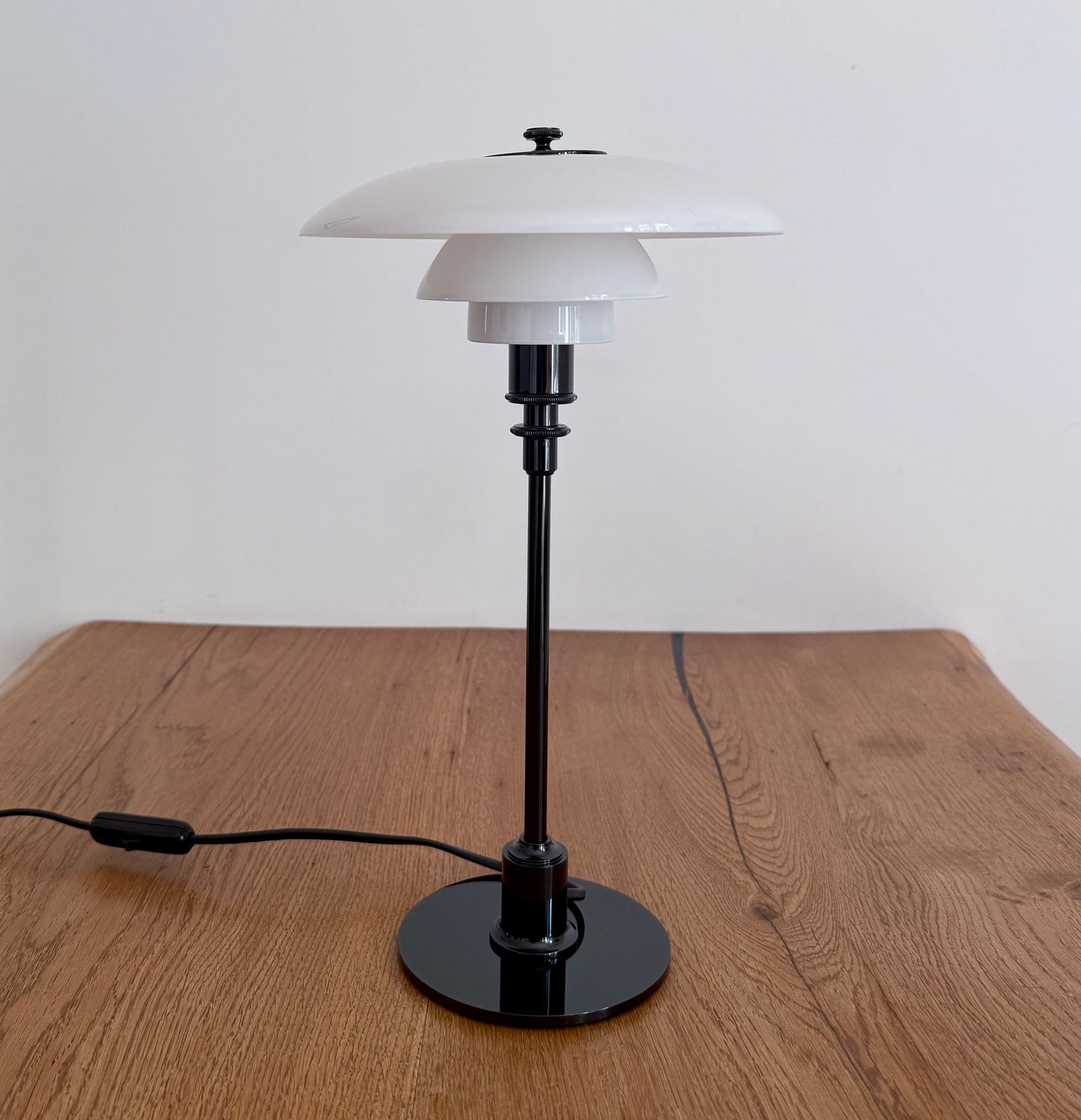 Original PH 2/1 table lamp. Poul Henningsen for Louis Poulsen