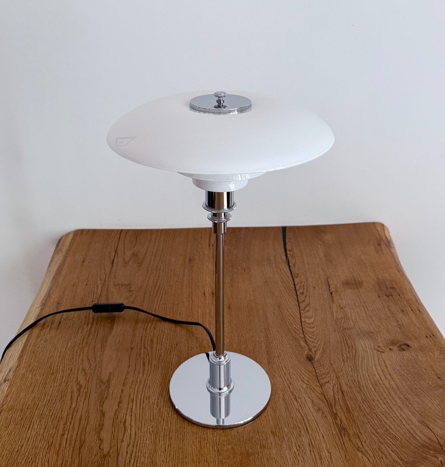 Original PH 3/2 table lamp. Poul Henningsen for Louis Poulsen