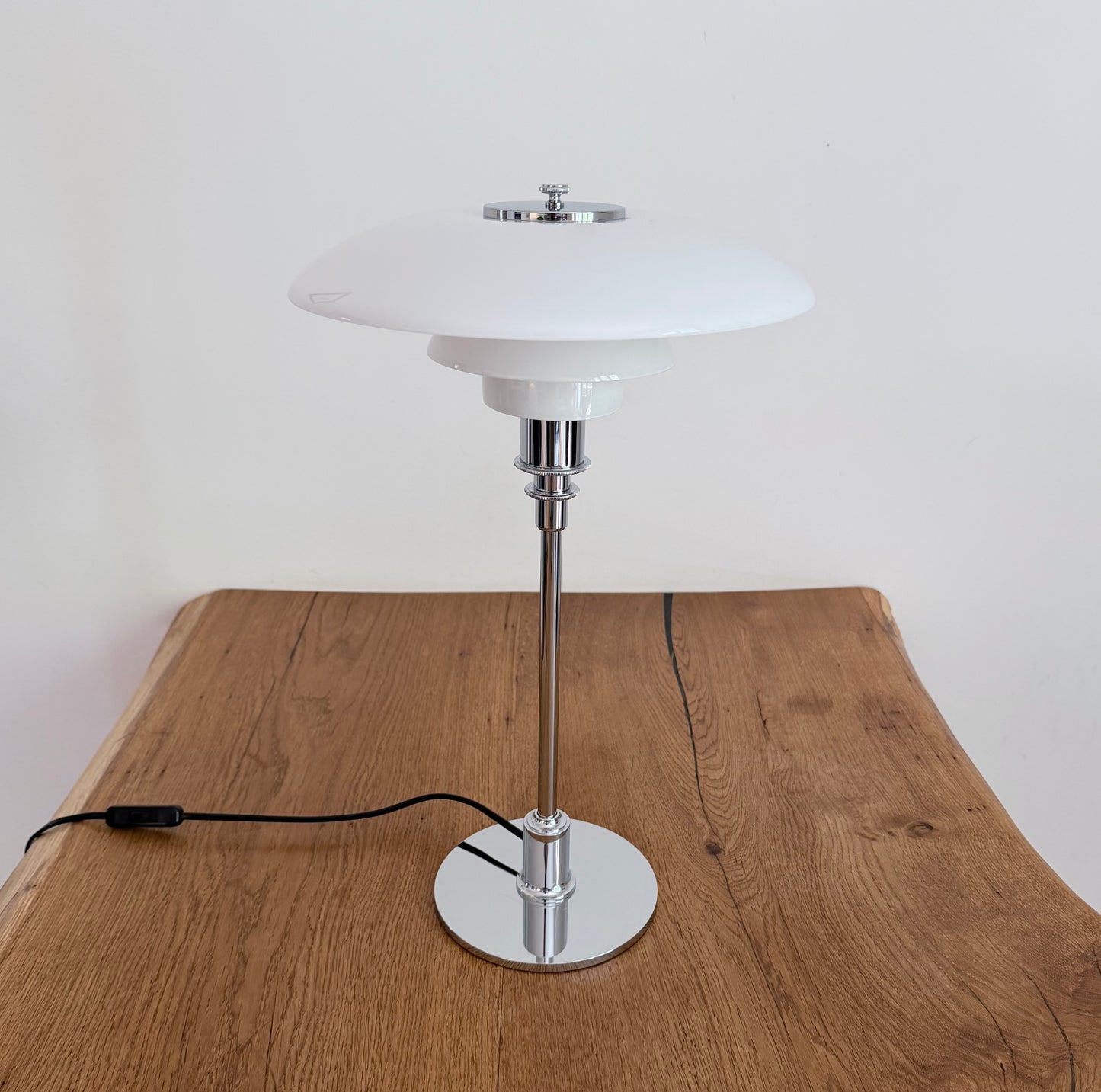 Original PH 3/2 table lamp. Poul Henningsen for Louis Poulsen