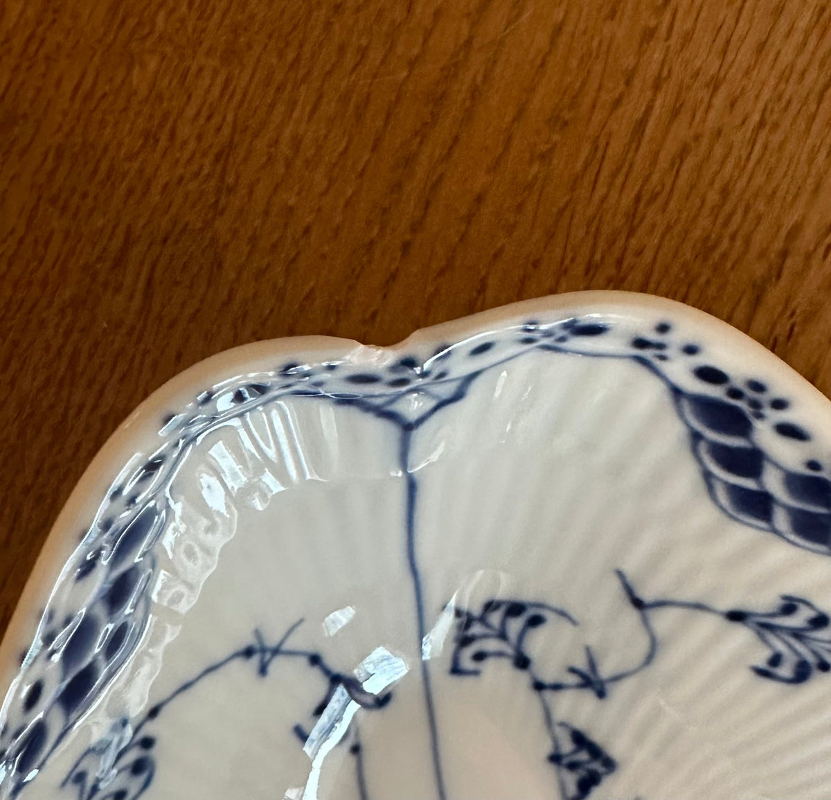 Royal Copenhagen Blue Fluted Half Lace salat bowl